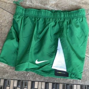 NIKE Women’s running shorts with Dri-Fit Technolog